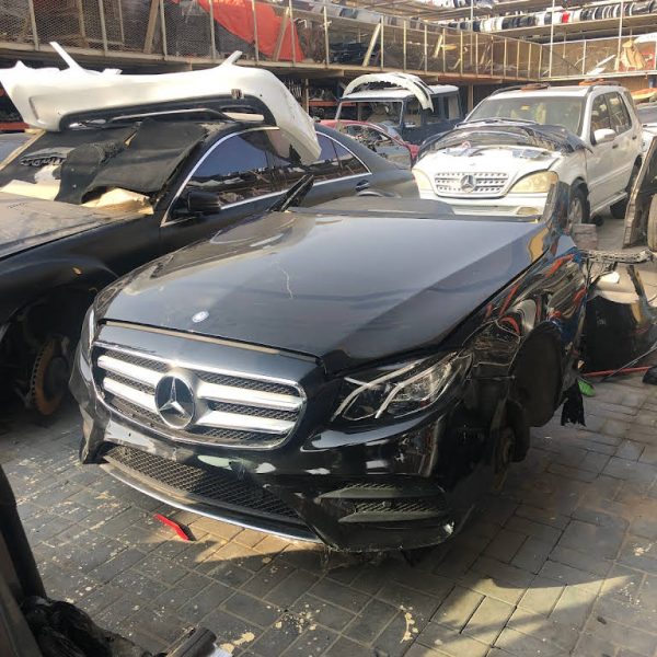 أماكن بيع قطع غيار مرسيدس الامارات